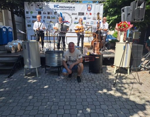 Mirza Velić osvojio zlatnu medalju za liker na 4. Međunarodnom festivalu rakije “Gornje Podunavlje”