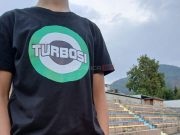 Mladi “Turbosi” iz Jablanice prodajom majica pomažu unesrećenima u poplavama
