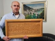 Kada političari zaborave,narod neće: Ermin Mustafić poklonio Čengizu ručno rađenu lehvu u znak zahvalnosti