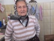 (VIDEO)Nana Aiša vrijedno obavlja kućne poslove i u 91. godini: Priča koja će vam istopiti srce