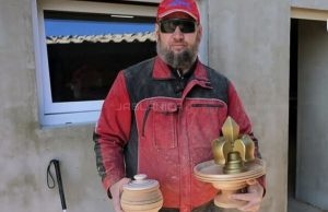 PRIČA DANA: Slijepi Mufid izrađuje drveno posuđe visoke kvalitete(VIDEO)