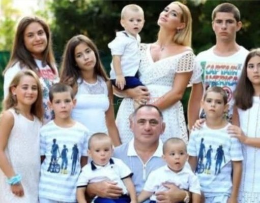 OVO JE MAJKA HEROINA: Rodila desetero djece i izgleda kao manekenka