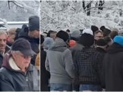 (VIDEO)Tuga do neba u Puračiću: Veliki broj građana se oprašta od Inele i njenog sina Tarika