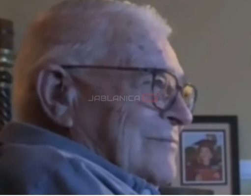 Par “usvojio” starijeg susjeda koji živi sam: Ništa divnije nismo vidjeli!