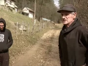 (VIDEO)Teška borba oca iz Tarčina: ‘Moj sin ne može hodati, ali ja ga nikada neću napustiti!’