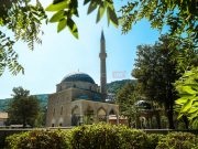 PRIČA DANA! Srpkinja iz Foče čuvala Kur’an iz džamije koja je srušena pa nakon 27 godina VRATILA!