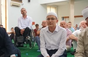 PONOS RODITELJA: Mladi Eldin Čolić postao je prvi hafiz u Žepču nakon Drugog svjetskog rata