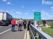 Ponovo crni vikend: Troje smrtno stradalih u sudaru kamiona i automobila na autoputu u bh. gradu