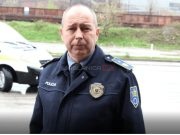 PRIČA ZA POHVALU: Policajac Adis svakog petka kupi i dostavi voće pacijentima u bolnici