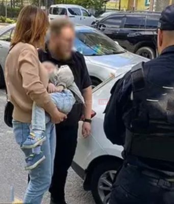 ŠOKANTNO! Majka je pokušala prodati sina (2) za 21.500 eura. Policija objavila video uhićenja(VIDEO)