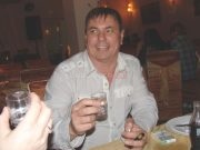 Naš pjevač ostavio ženu jer nije mogla da rodi, izbacio je iz stana i doveo striptizetu: Na kraju mu je za sve život duplo vratio