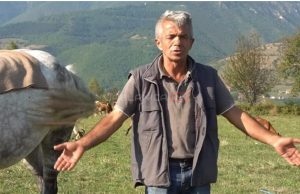 Žena ga ostavila sa sedmoro djece, on se odmah oženio: “Ne razumijem momke od 40 godina koji se ne žene, zašto to rade?”