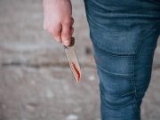 UŽSAVAJUĆI ZLOČIN: Otac nožem ubio kćerku (15), drugu kćerku teško ranio