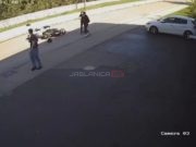 Dramatičan video iz bh. grada: Mladić istrčao pred motor, sve snimile nadzorne kamere!(VIDEO)