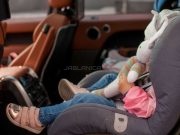 Jedno mrtvo, drugo u komi: Majka uživala u spa centru, a djecu ostavila u autu na 38 stepeni