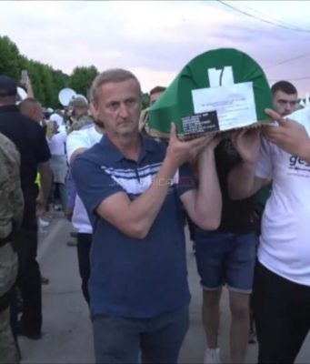 Danas ukop 7 žrtava genocida u Srebrenici: U FBiH je Dan žalosti, u RS nije