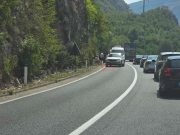 VOZAČI OPREZ: Saobraćajna nesreća kod Drežnice, saobraćaj se odvija naizmjenično