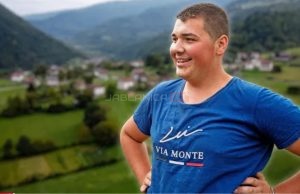 Vrijedni Ahmed (18) je zlatno dijete: “Dođem s posla pa u štalu, ne mogu gledati da mati radi sve..”(VIDEO)