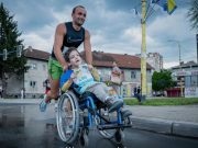 Srce veće od medalje: Amel Tuka trčao i gurao dječaka Bilala na utrci u Zavidovićima