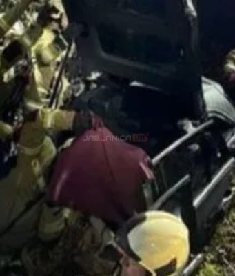 Vatrogasci ga satima izvlačili iz smrskanog automobila: Mladić iz BiH teško povrijeđen u nesreći