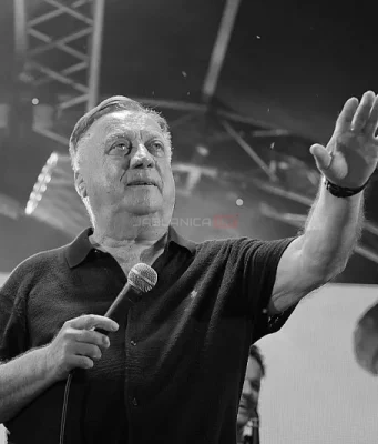 Legenda narodne muzike Halid Bešlić preminuo u 72. godini života, kolege se opraštaju od velikana