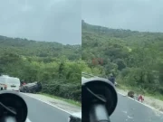 Nesreća kod Konjica: Automobil udario u bankinu i prevrnuo se na krov, tri osobe povrijeđene