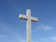 Priveden muškarac koji je prijetio da će srušiti križ na Humu