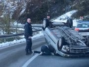 Saobraćajna nesreća na M17 kod Jablanice: Automobil završio na krovu, saobraćaj se odvija jednom trakom
