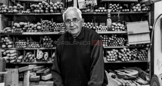 Screenshot_2025-11-03-21-38-44-860_com.miui.gallery-edit