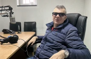 Jablaničanin Aid Husrep svira, pjeva i vodi radio emisije uprkos sljepoći od djetinjstva: „Ne vidim očima, ali osjećam svijet jače od mnogih..”