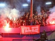 Sa razglasa puštena pjesma, svi navijači Veleža uglas pjevali: “Ja pogođen nisam ni umro, ni pao”