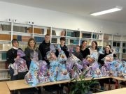 Zajedništvo i empatija: Učenici i nastavnici u Jablanici prikupili paketiće za djecu iz socijalno ugroženih porodica