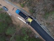 Počelo asfaltiranje puta za naselje Krstac: Projekat vrijedan preko pola miliona KM(VIDEO)