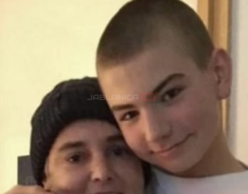 Slavna pjevačica nije mogla živjeti bez svog 17-godišnjeg sina: Umrla je od tuge godinu nakon njegove tragične smrti