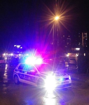 Pucnjava iz vozila u Sarajevu: Dva mladića uhapšena zbog pokušaja ubistva muškarca