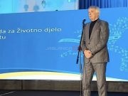 Halilhodžić kroz suze u Jablanici: “Pitaju me zašto nisam selektor bh. reprezentacije? Odgovor je da je uslov da nacionalni tim igra u Mostaru i Banjoj Luci!”