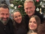 U domu Salihamidžića i ove godine se slavi Božić: Objavili su fotografiju porodice ispred jelke