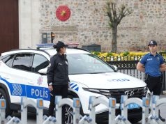 Otac ubio kćerku (13) i sina (11) na spavanju: Horor zločin šokirao zemlju, majka neutješno jecala na sahrani