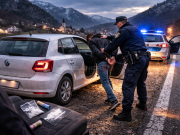 Vozač zatečen u konzumiranju opojne droge u automobilu: Dobrovoljno predao sumnjivu materiju nakon čega je lišen slobode