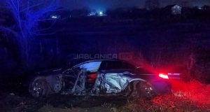Audi sletio s ceste na bh. cesti: Dvojica mladića završila na intenzivnoj u Mostaru sa teškim povredama opasnim po život (FOTO)