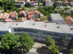 Nikšić tvrdi da su sredstva za liječenje Darisa (15) osigurana od FBiH, a škola da nije uplaćena ni marka