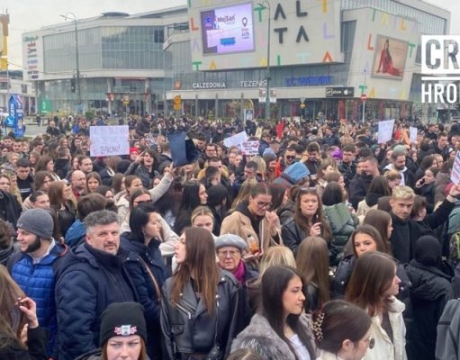 Iako im prijete izbacivanjem iz škola, mladi poručili da i sutra izlaze na ulice: ‘Ne opravdavate časove, opravdavate smrt!’