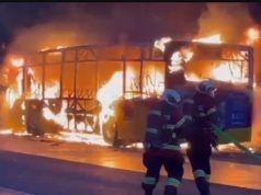 JEZIVE SNIMKE S LICA MJESTA: Putnik u autobusu se polio benzinom i zapalio, najmanje šestero mrtvih(VIDEO)