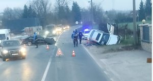 Jeziva saobraćajna nesreća u bh. gradu: Povrijeđene osobe prevezene su u bolnicu(FOTO)