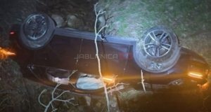 Teška saobraćajna nesreća kod Konjica: Automobil sletio s ceste i završio u provaliji(FOTO)