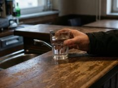 Policija traga za konobaricom: Popio sredstvo za čišćenje u kafiću, s teškim povredama prevezen u bolnicu