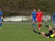 Nesvakidašnja situacija: Glavni sudija u Konjicu doživio “nokaut”, fudbaleri su odmah pritrčali(VIDEO)