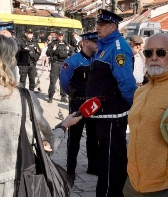 Zbog iranske zastave na Baščaršiji: Planinar Mustafa Ćutahija od MUP-a KS dobio “čestitku” od 500 KM