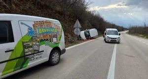 Sudar tri vozila na magistralnoj cesti u Hercegovini: Jedna osoba zadobila povrede u nesreći