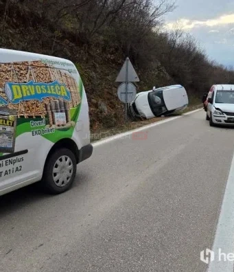 Sudar tri vozila na magistralnoj cesti u Hercegovini: Jedna osoba zadobila povrede u nesreći